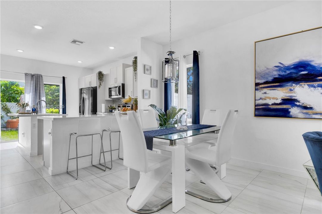 En Venta: $480,000 (3 camas, 2 baños, 1680 Pies cuadrados)