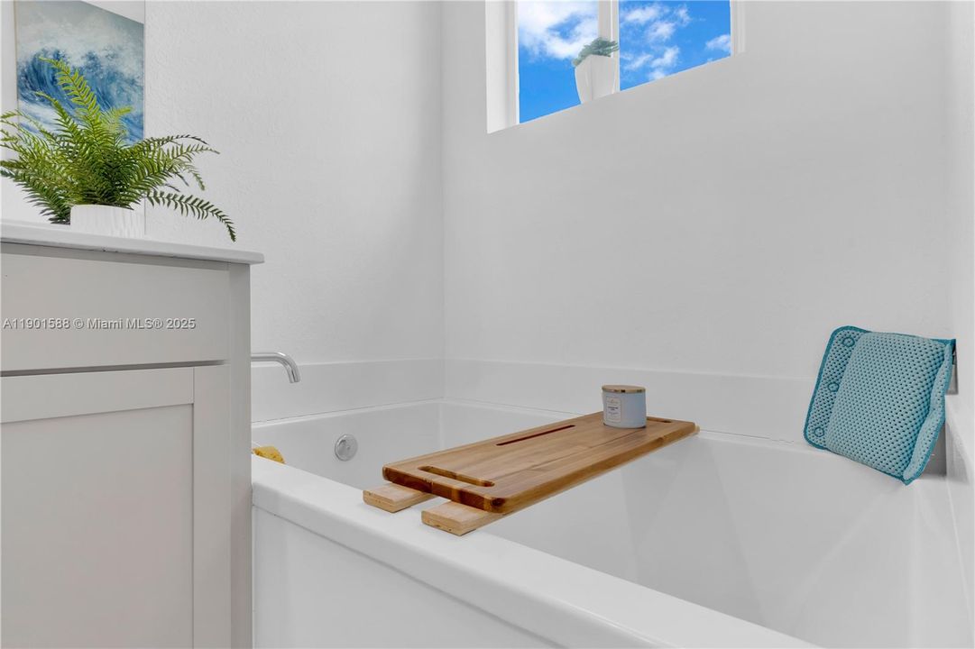 En Venta: $480,000 (3 camas, 2 baños, 1680 Pies cuadrados)