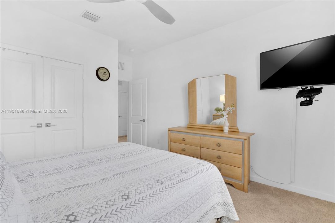 En Venta: $480,000 (3 camas, 2 baños, 1680 Pies cuadrados)