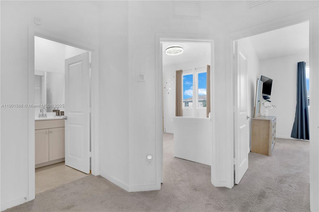 En Venta: $480,000 (3 camas, 2 baños, 1680 Pies cuadrados)