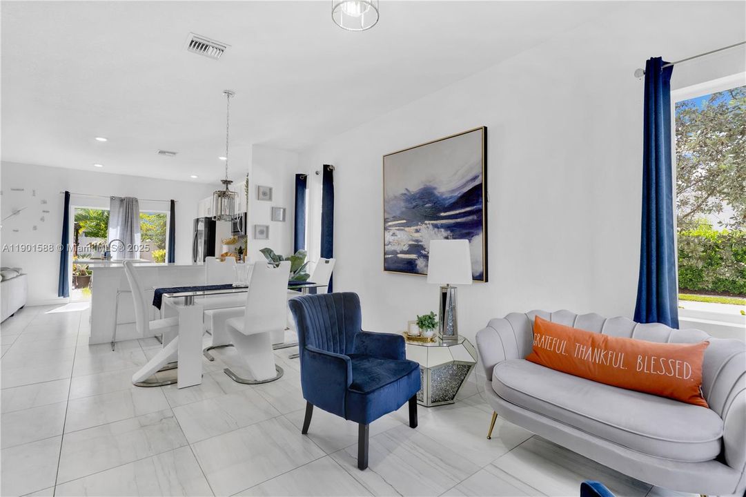 En Venta: $480,000 (3 camas, 2 baños, 1680 Pies cuadrados)