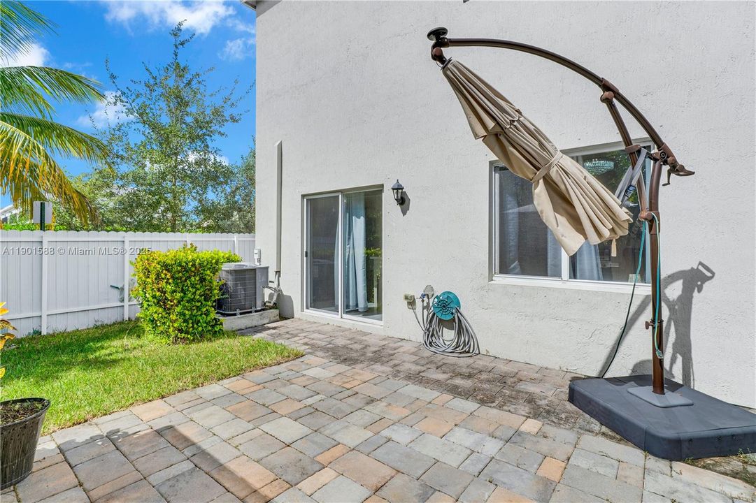 En Venta: $480,000 (3 camas, 2 baños, 1680 Pies cuadrados)