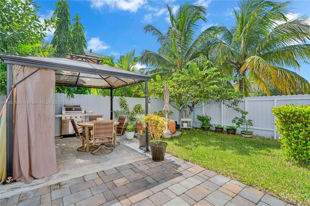 En Venta: $480,000 (3 camas, 2 baños, 1680 Pies cuadrados)