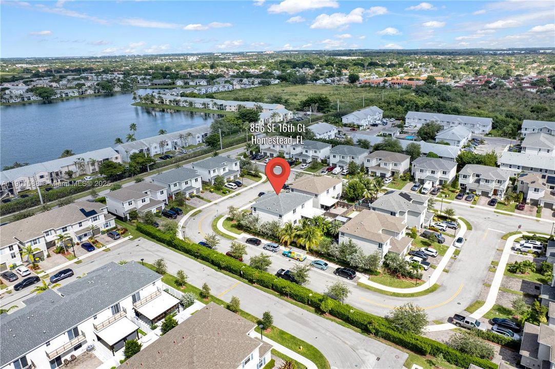 En Venta: $480,000 (3 camas, 2 baños, 1680 Pies cuadrados)