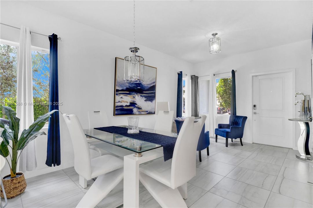 En Venta: $480,000 (3 camas, 2 baños, 1680 Pies cuadrados)