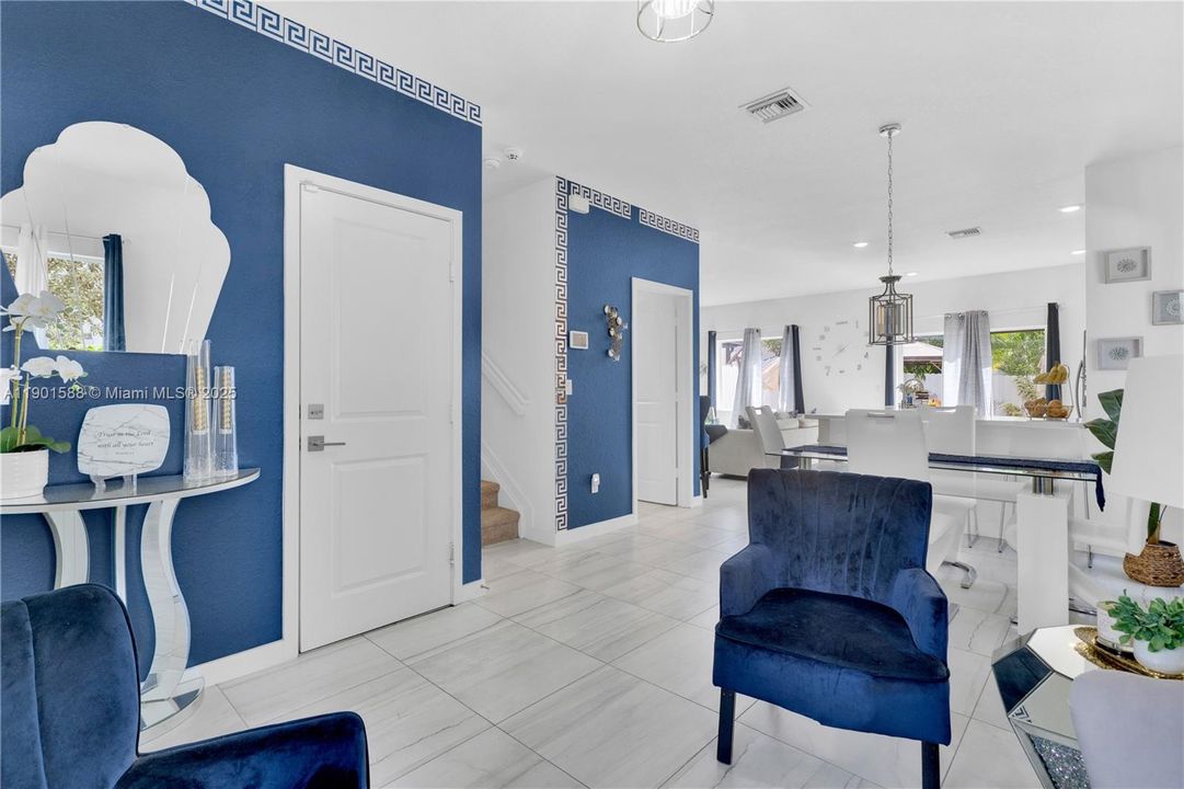 En Venta: $480,000 (3 camas, 2 baños, 1680 Pies cuadrados)