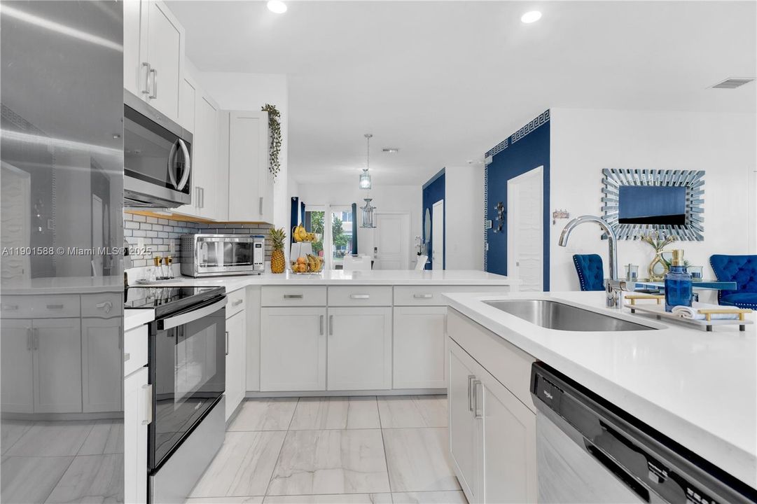 En Venta: $480,000 (3 camas, 2 baños, 1680 Pies cuadrados)