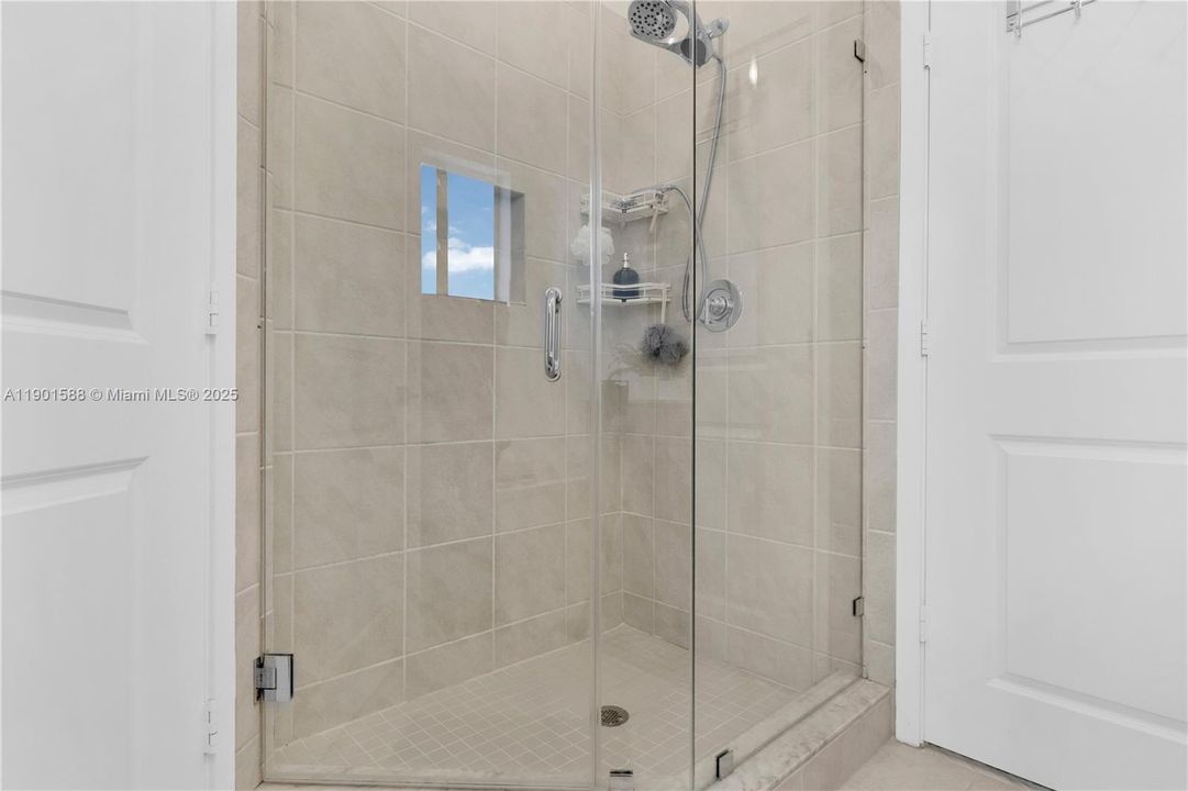 En Venta: $480,000 (3 camas, 2 baños, 1680 Pies cuadrados)