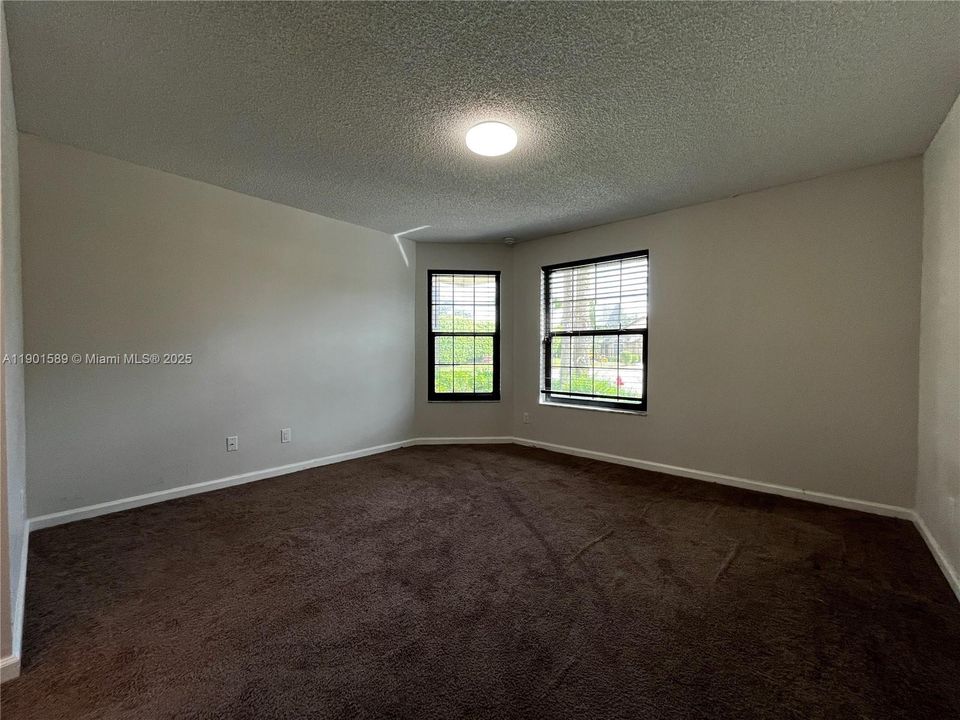 For Sale: $245,000 (2 beds, 2 baths, 1829 Square Feet)