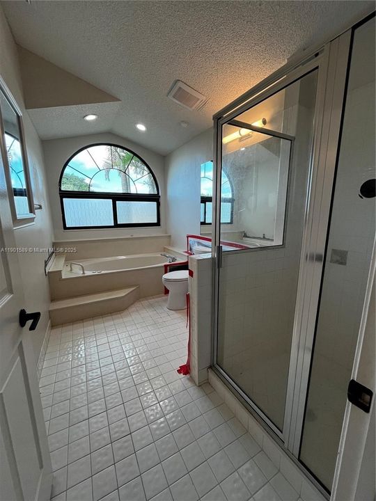 For Sale: $245,000 (2 beds, 2 baths, 1829 Square Feet)