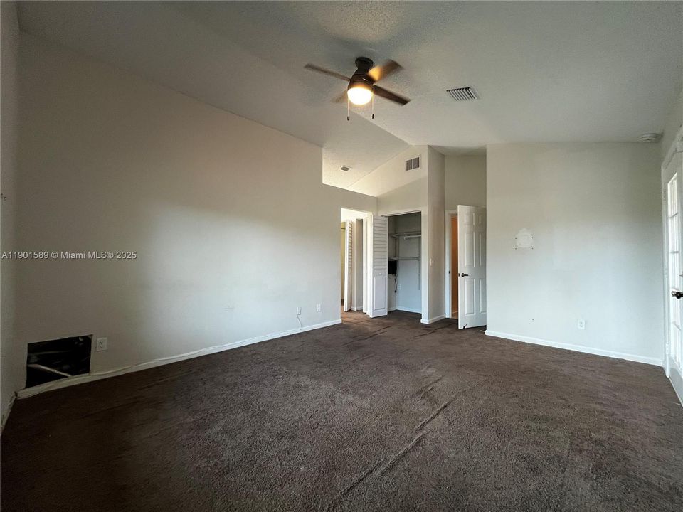 For Sale: $245,000 (2 beds, 2 baths, 1829 Square Feet)