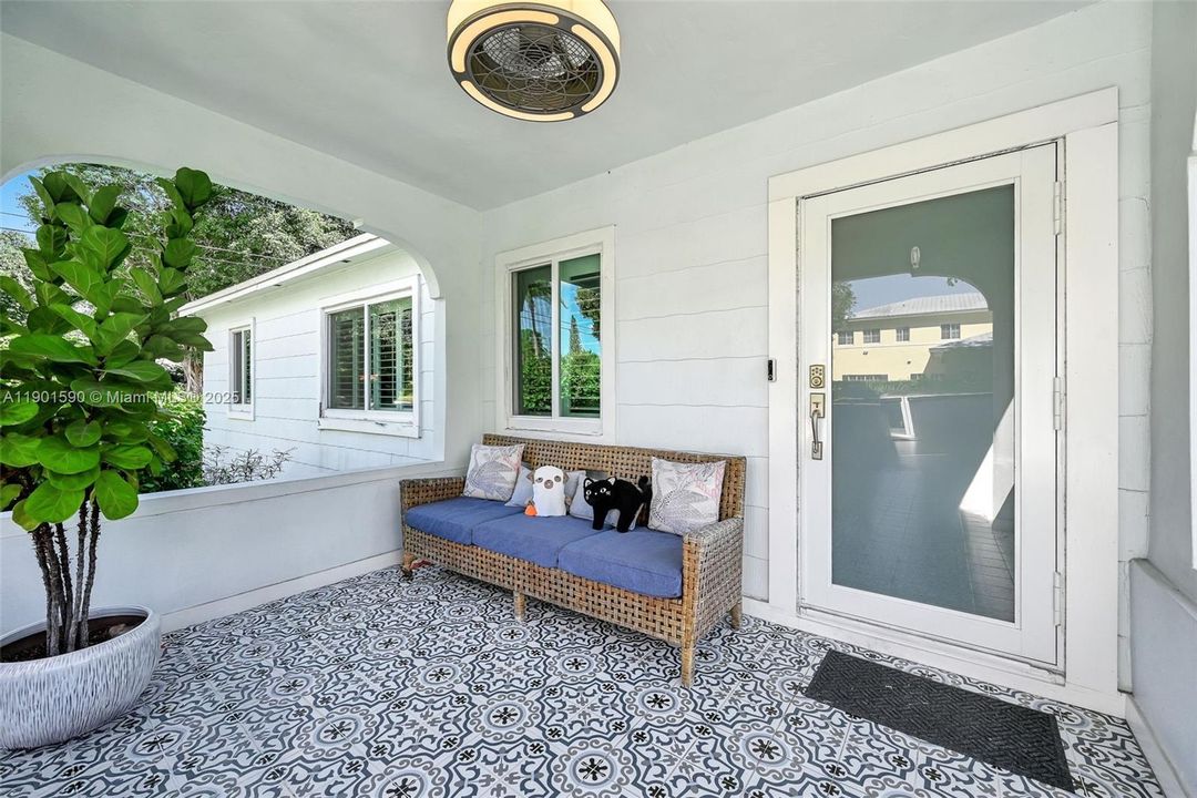 На продажу: $850,000 (3 спален, 2 ванн, 1387 Квадратных фут)