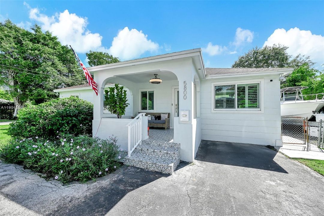 На продажу: $850,000 (3 спален, 2 ванн, 1387 Квадратных фут)