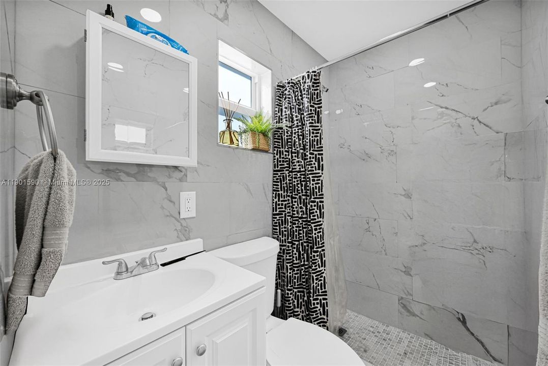 На продажу: $850,000 (3 спален, 2 ванн, 1387 Квадратных фут)