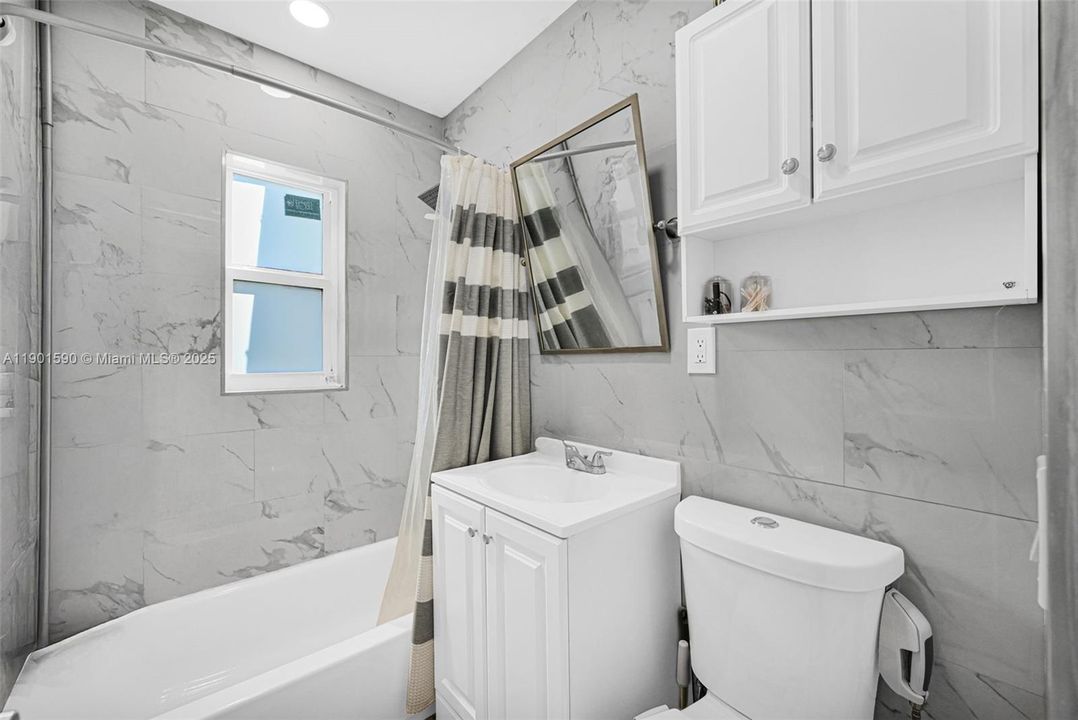 На продажу: $850,000 (3 спален, 2 ванн, 1387 Квадратных фут)