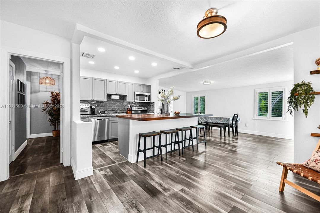 На продажу: $850,000 (3 спален, 2 ванн, 1387 Квадратных фут)