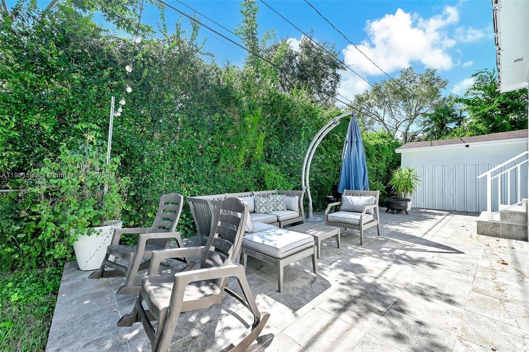 На продажу: $850,000 (3 спален, 2 ванн, 1387 Квадратных фут)