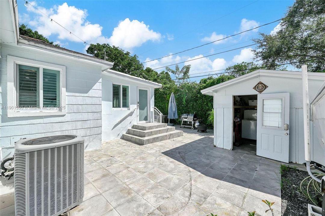 На продажу: $850,000 (3 спален, 2 ванн, 1387 Квадратных фут)