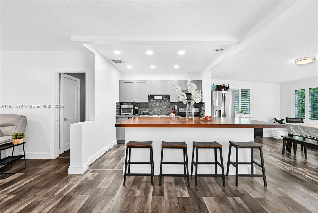 На продажу: $850,000 (3 спален, 2 ванн, 1387 Квадратных фут)