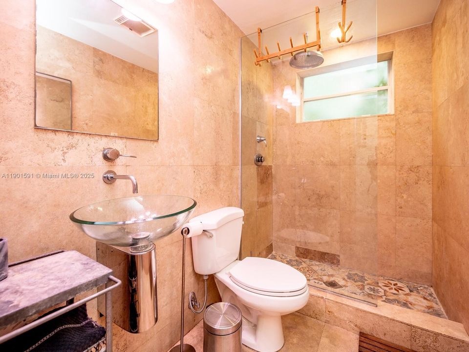 Recently Rented: $2,600 (1 beds, 1 baths, 600 Square Feet)