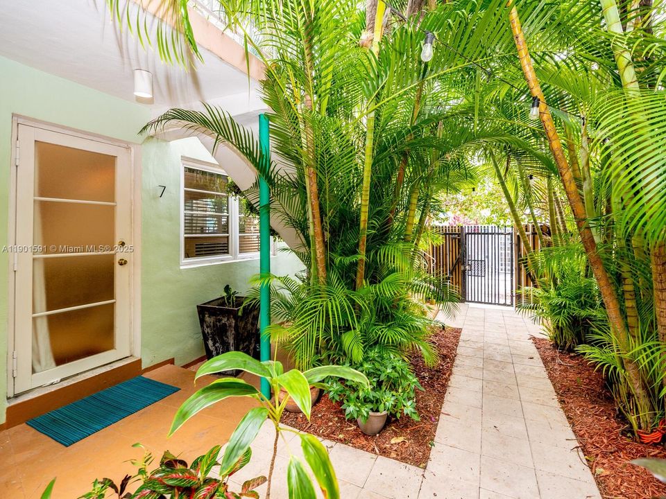 Recently Rented: $2,600 (1 beds, 1 baths, 600 Square Feet)