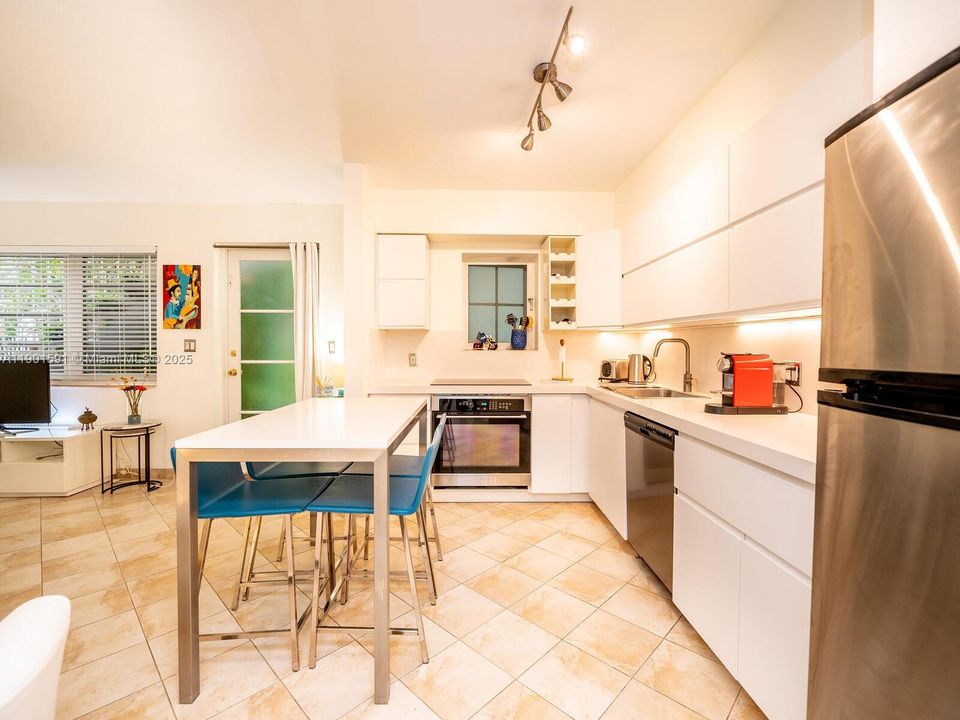 Recently Rented: $2,600 (1 beds, 1 baths, 600 Square Feet)