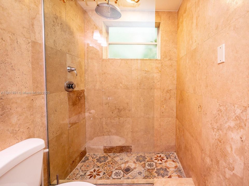 Recently Rented: $2,600 (1 beds, 1 baths, 600 Square Feet)