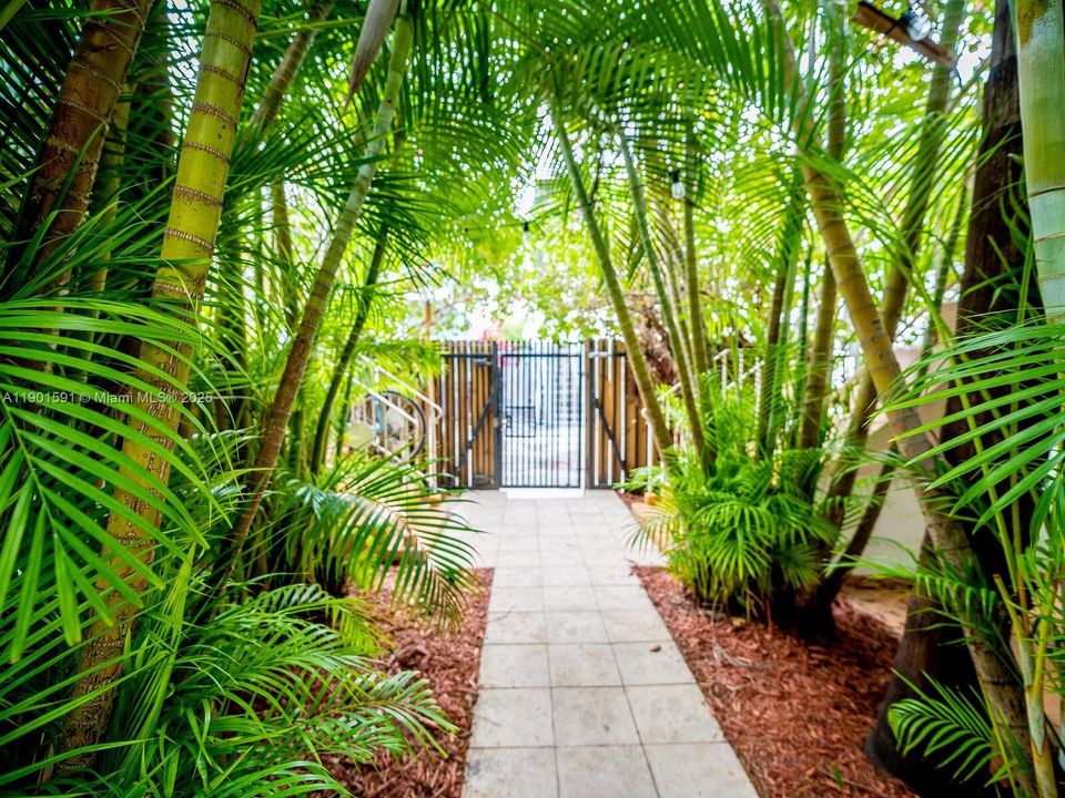 Recently Rented: $2,600 (1 beds, 1 baths, 600 Square Feet)