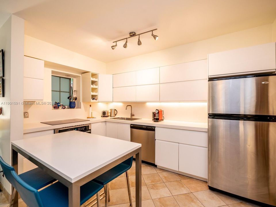 Recently Rented: $2,600 (1 beds, 1 baths, 600 Square Feet)