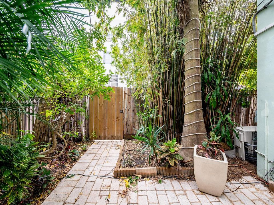 Recently Rented: $2,600 (1 beds, 1 baths, 600 Square Feet)