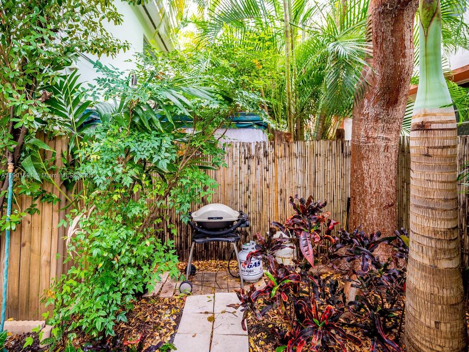 Recently Rented: $2,600 (1 beds, 1 baths, 600 Square Feet)