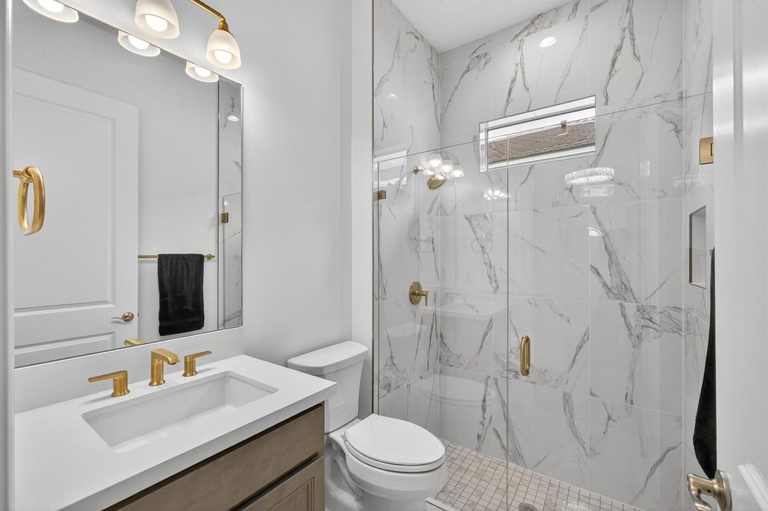 Guest Bath 39-print-5D1A6689