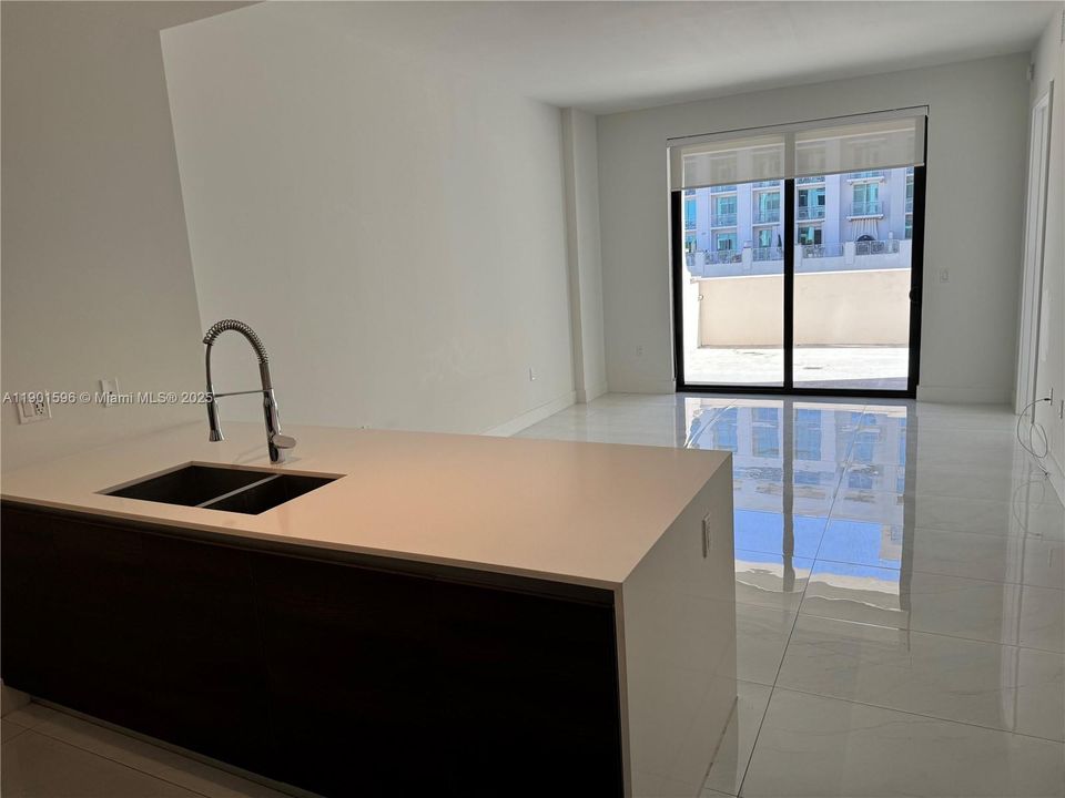 Active With Contract: $3,700 (1 beds, 1 baths, 778 Square Feet)