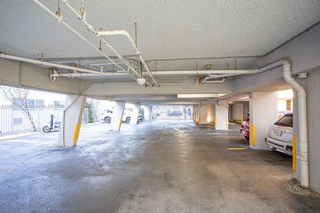 合同活跃: $174,900 (0 贝兹, 1 浴室, 420 平方英尺)