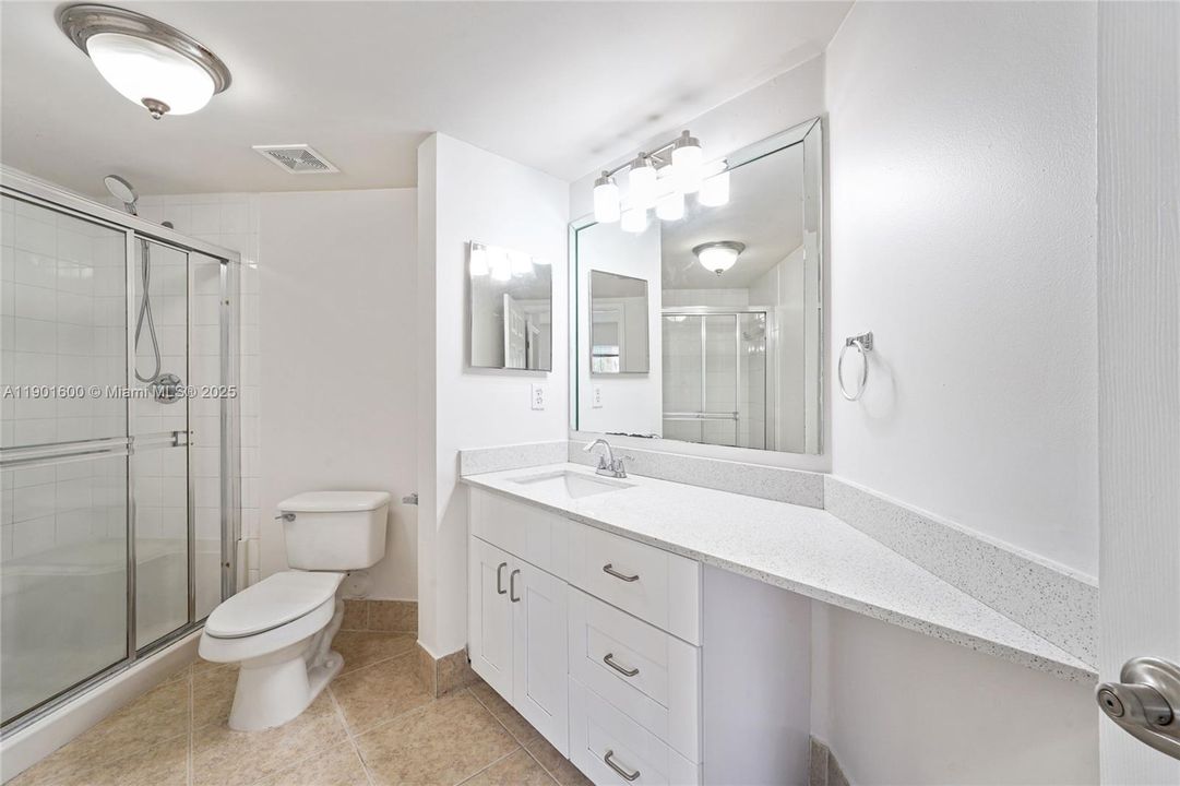 For Rent: $2,750 (3 beds, 2 baths, 1321 Square Feet)