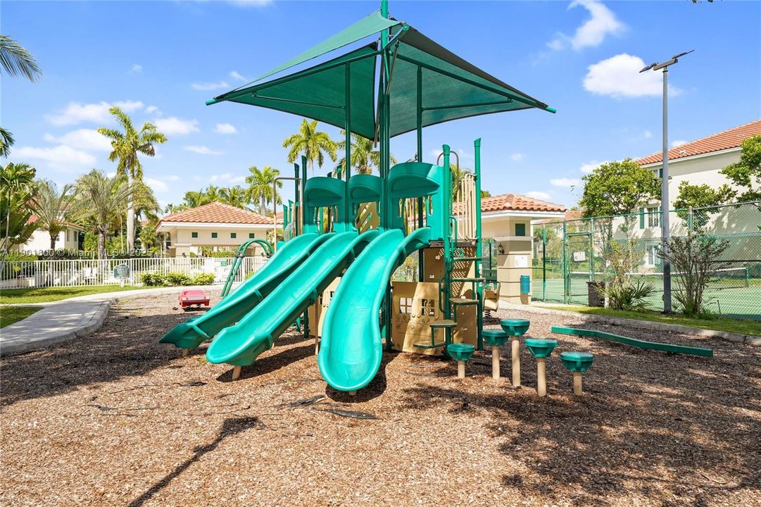 For Rent: $2,750 (3 beds, 2 baths, 1321 Square Feet)