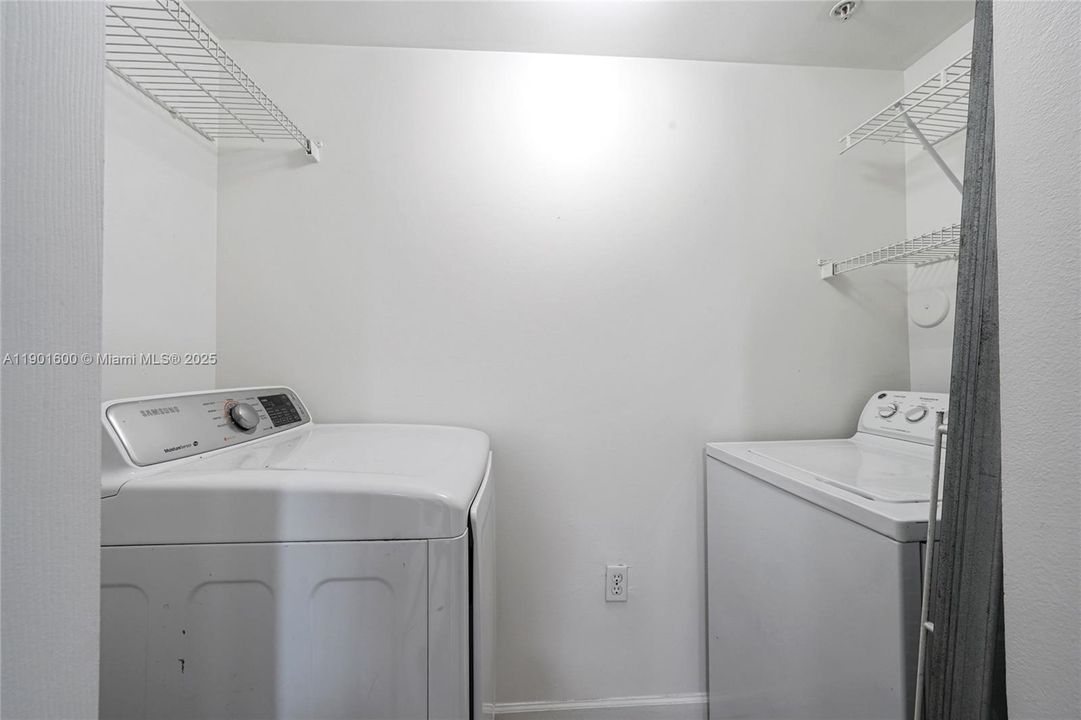 For Rent: $2,750 (3 beds, 2 baths, 1321 Square Feet)