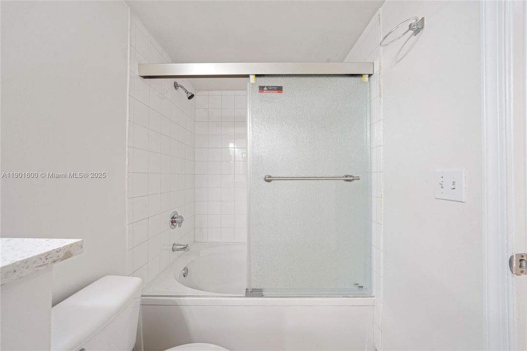 For Rent: $2,750 (3 beds, 2 baths, 1321 Square Feet)