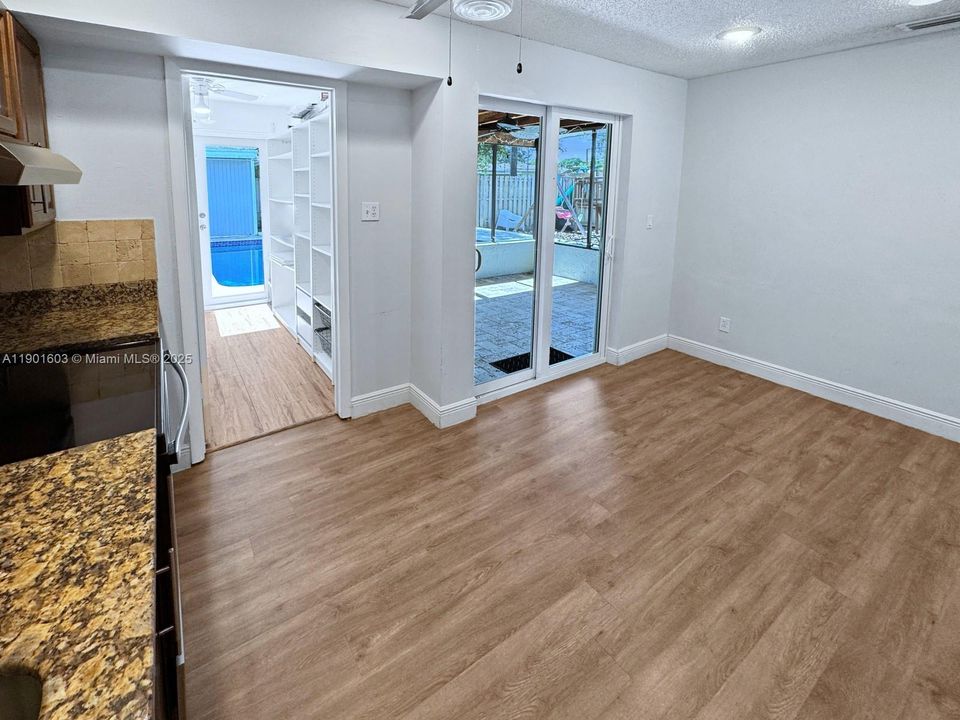 待售: $500,000 (2 贝兹, 2 浴室, 1022 平方英尺)