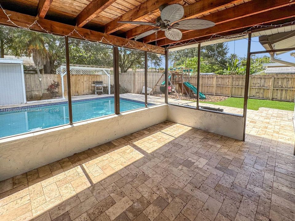 待售: $500,000 (2 贝兹, 2 浴室, 1022 平方英尺)