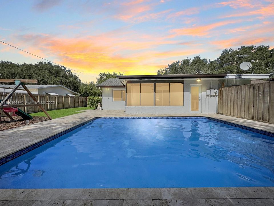 待售: $500,000 (2 贝兹, 2 浴室, 1022 平方英尺)