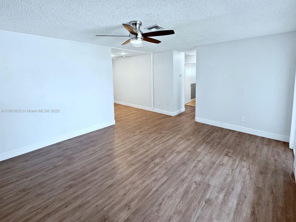 待售: $500,000 (2 贝兹, 2 浴室, 1022 平方英尺)