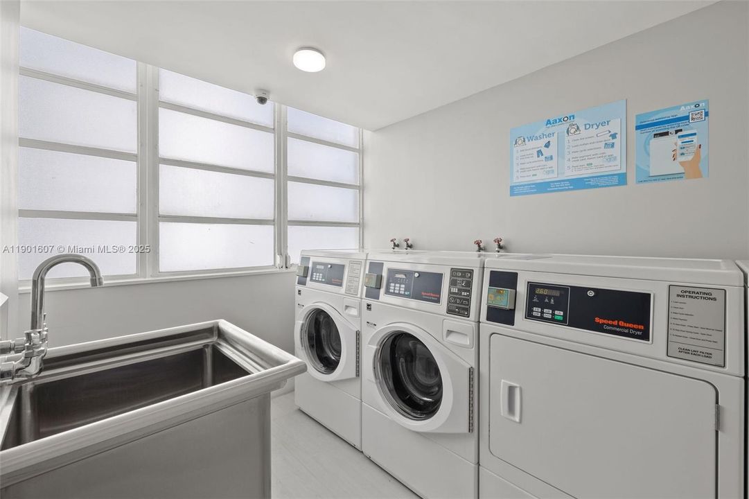 Recently Rented: $2,300 (1 beds, 1 baths, 787 Square Feet)