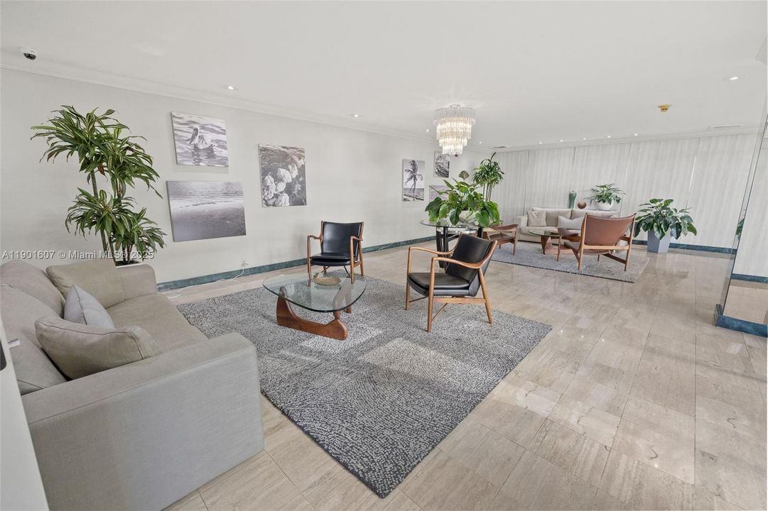 Recently Rented: $2,300 (1 beds, 1 baths, 787 Square Feet)