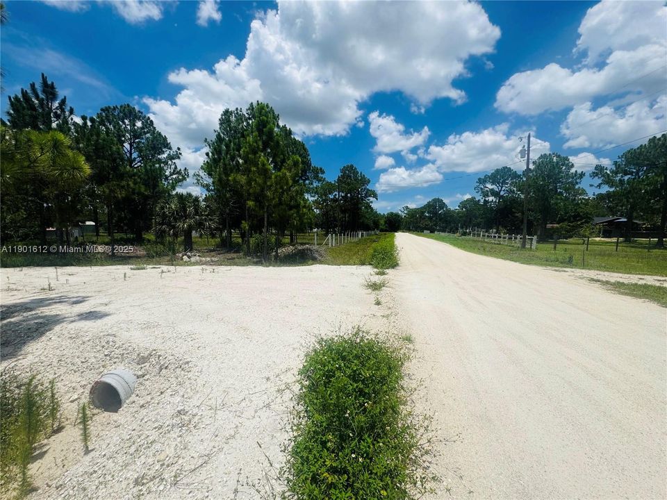 待售: $130,000 (2.50 acres)