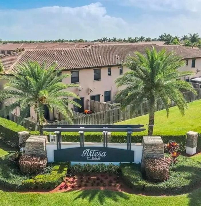 Recently Rented: $2,400 (3 beds, 2 baths, 1524 Square Feet)