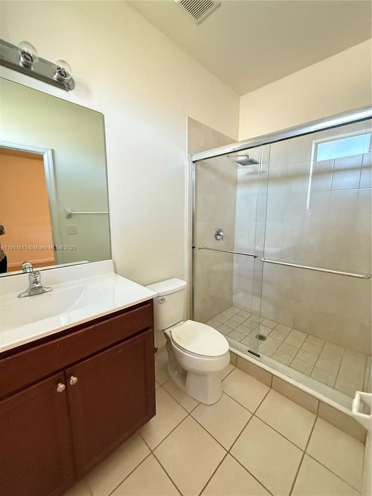 Recently Rented: $2,400 (3 beds, 2 baths, 1524 Square Feet)