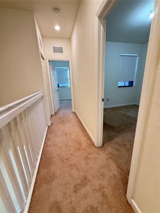 Recently Rented: $2,400 (3 beds, 2 baths, 1524 Square Feet)