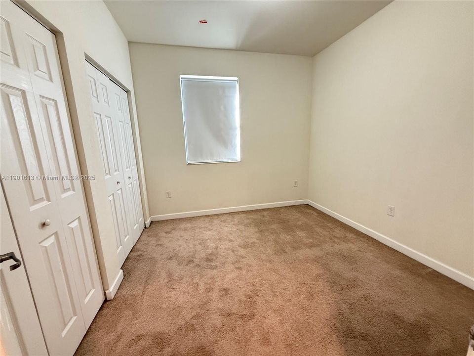 Recently Rented: $2,400 (3 beds, 2 baths, 1524 Square Feet)