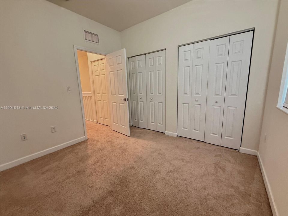 Recently Rented: $2,400 (3 beds, 2 baths, 1524 Square Feet)